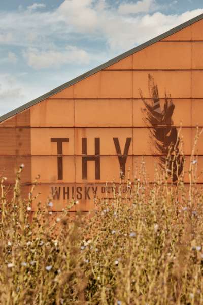 Dänischer Whisky, „gereift“ in rostigem Stahl, Thy Whisky Distillery, Gyrupvej 14, 7752 Snedsted